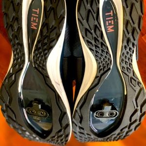 TIEM spin shoes - Size 8